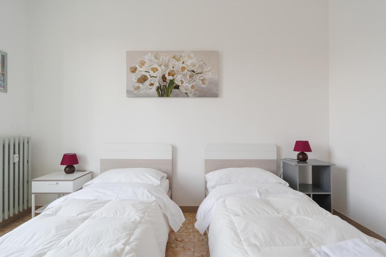 Bright&Cozy C5 Fiera Apartment Bolonia Exterior foto